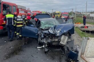 accident pe dn 56a la simian trei persoane ranite dupa o coliziune intre doua vehicule foto 69cf5e24c8256