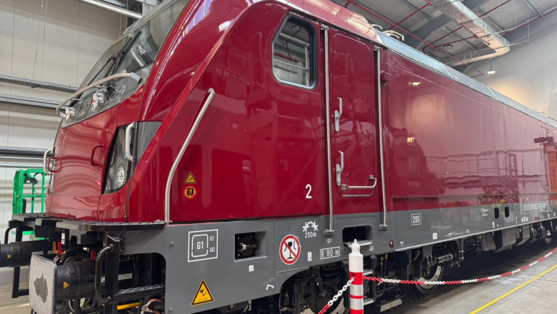 galerie foto prima locomotiva alstom care atinge 200 km ora a fost livrata catre autoritatea pentru reforma feroviara 69d51aa283954