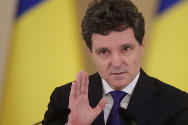 video lipsa educatiei financiare a dus la decizii nesanatoase nicusor dan avertizeaza traim un razboi informational 69e6012ae9170