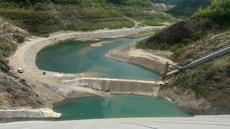 barajul lesu din bihor intra in etapa de reumplere dupa 12 ani ministerul mediului anunta finalizarea acumularii salard 69fe1e9250242